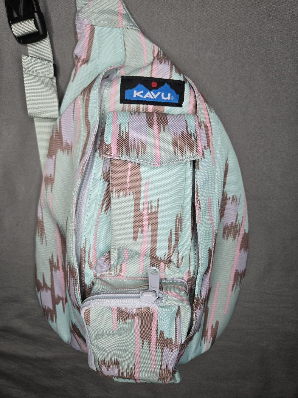KAVU Rope Sling Bag Crossbody Teardrop Daypack Mint Green Pink Aztec Pattern